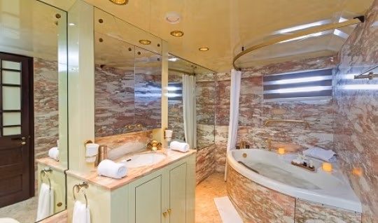 320hvip suite bathroom passion yacht